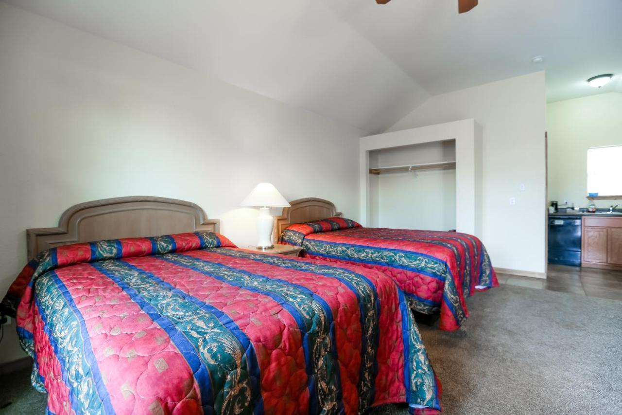 Brush Country Lodge Плезантон Екстер'єр фото